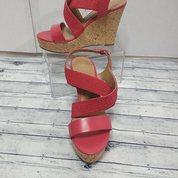 Tommy Hilfiger Women's. SZ 7M Cork Red Wedge Heels . Condition is Pre-owned - Picture 1 of 12